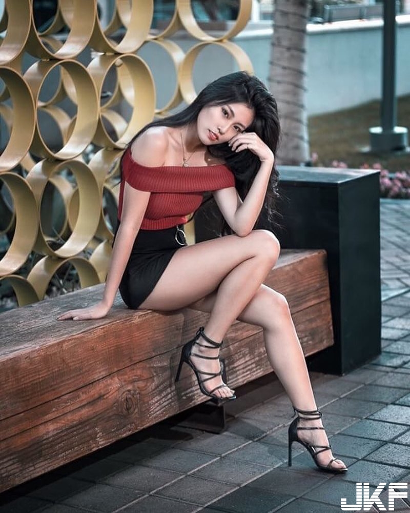 甜美又霸氣！「美乳工程師」超自信笑容加上火辣身材，女王就決定是妳了！