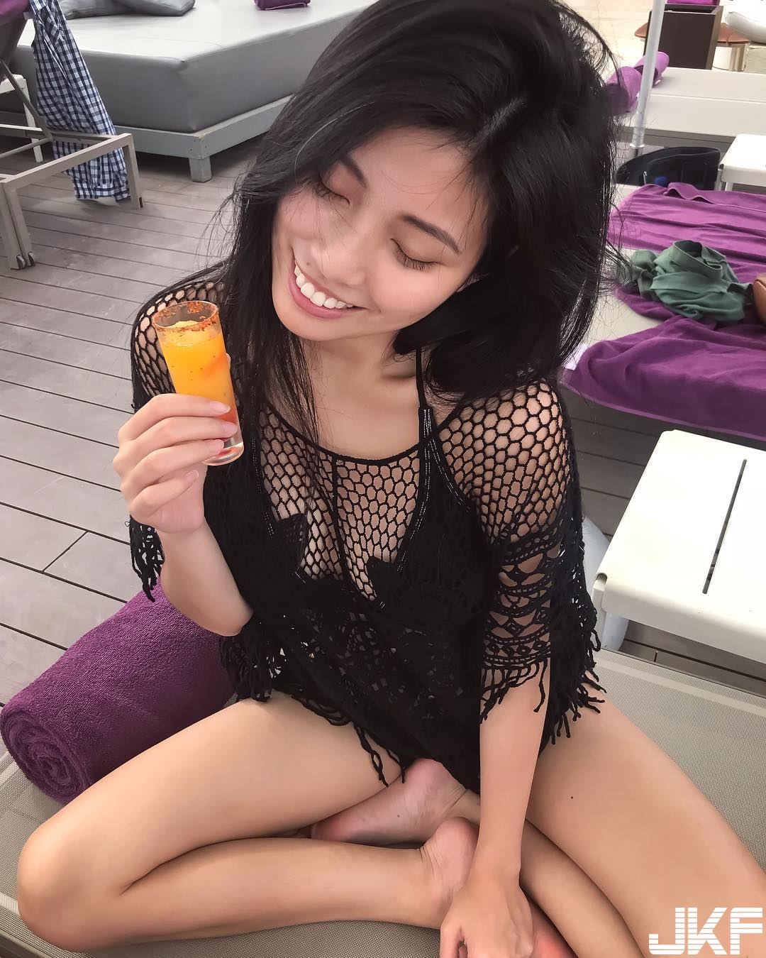 甜美又霸氣！「美乳工程師」超自信笑容加上火辣身材，女王就決定是妳了！