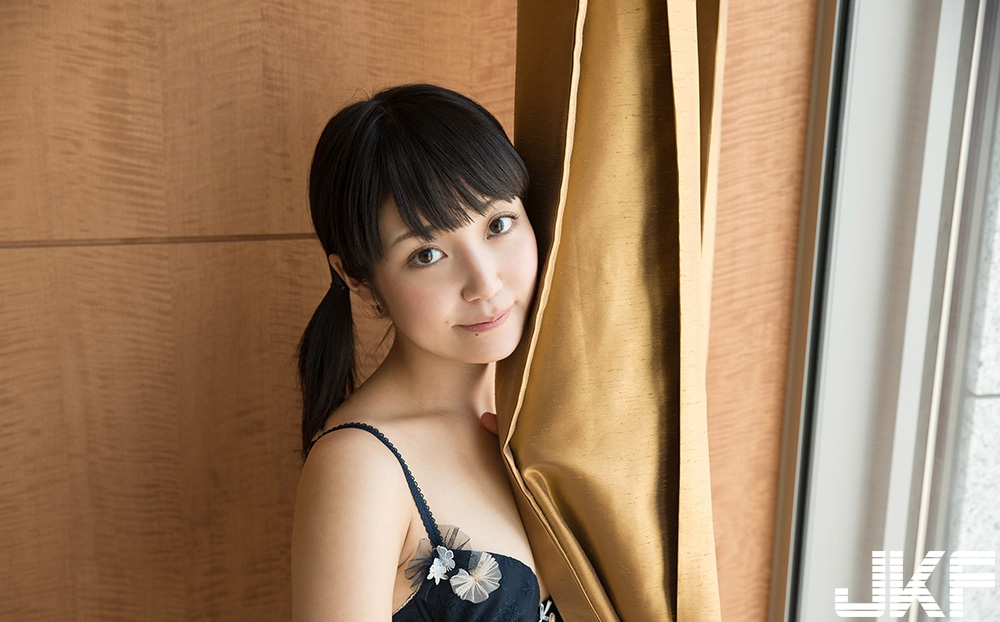 見上げてフェラチオするおさげの娘が可愛いすぎて我慢が… - 貼圖 - 性感激情 -