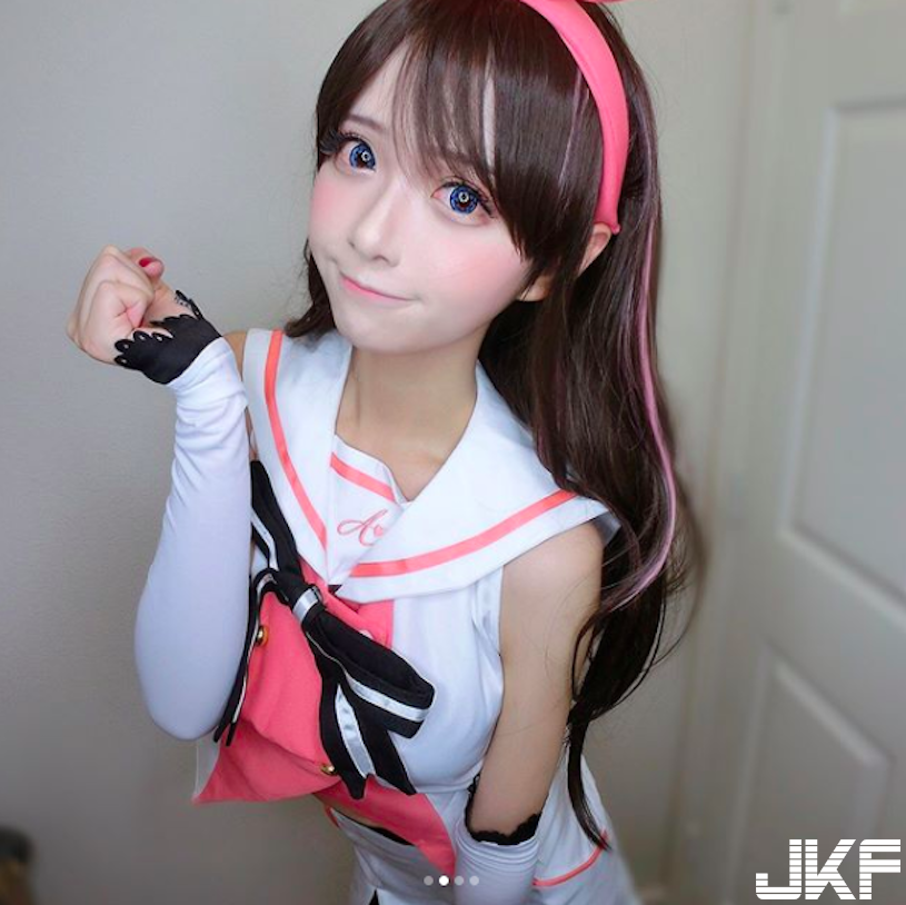 超萌蘿莉 Coser！粉絲制服下隱藏超兇曲線，完全誘惑到極點！