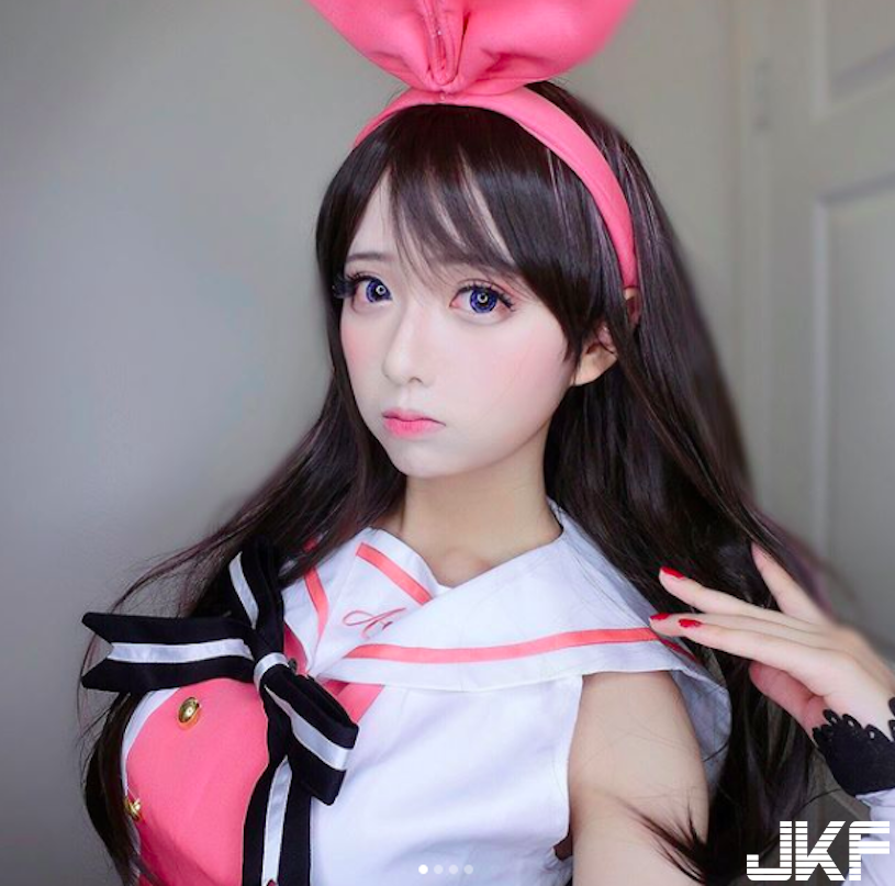 超萌蘿莉 Coser！粉絲制服下隱藏超兇曲線，完全誘惑到極點！