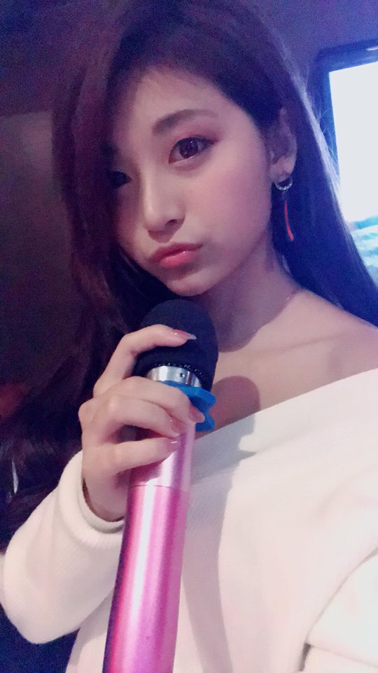 喬鏡頭也能很性感！「巨乳子瑜」祈錦鈅激萌女友感還有超深事業線，讓人小鹿亂撞！