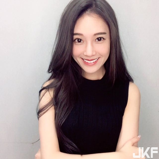 清新脫俗「護理師」Claire，高顏值加上超甜微笑：是我都不想出院了！