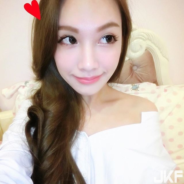 清新脫俗「護理師」Claire，高顏值加上超甜微笑：是我都不想出院了！