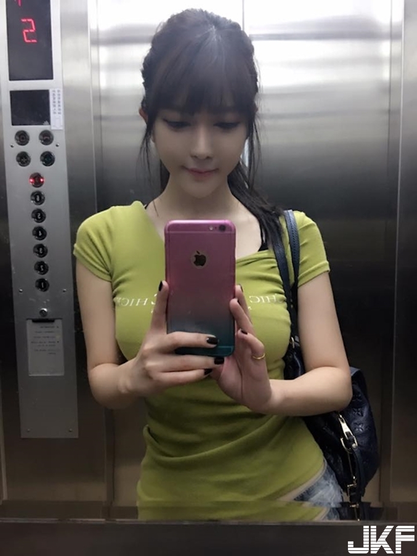 身材姣好「乳量超標」也枉然！女模「莉亞」多囊性卵巢症血崩，真情自白：總是一個人！