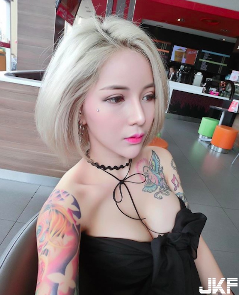 網路瘋傳「超胸爆乳DJ」飽滿上圍太惹火！超邪惡「美乳線條」畫面好銷魂…
