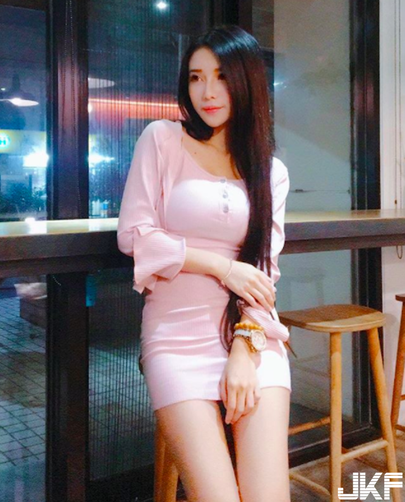 超極品「E奶美豔正妹」飽滿乳量太犯規！滿滿的「養眼福利」讓人好興奮…