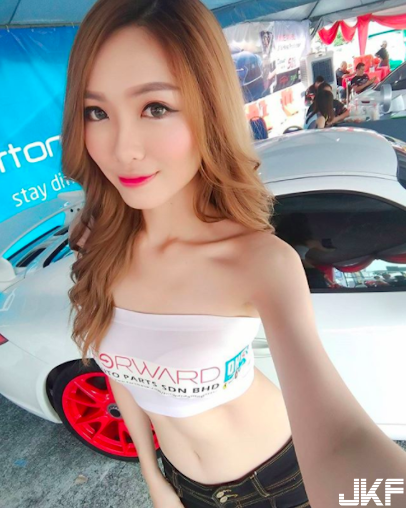 網路瘋傳「逆天長腿辣妹」美乳視角好害羞！超迷人「九頭身比例」真的太犯規…