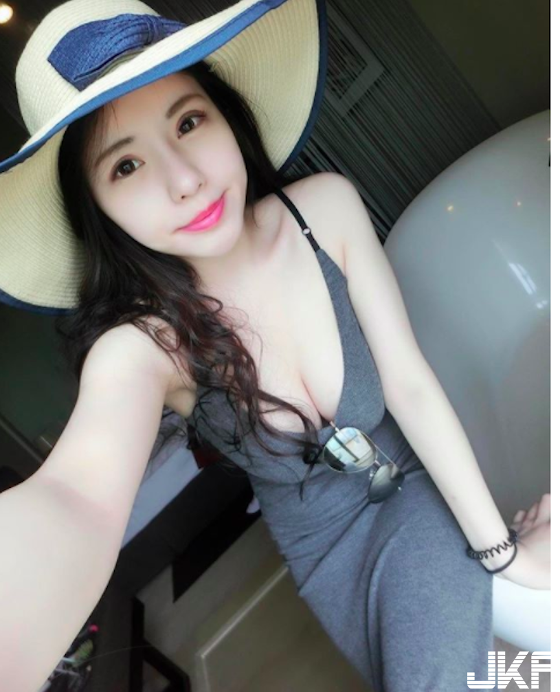 捕獲超兇高鐵正妹，深V美乳「形狀太邪惡」，旁邊乘客都受不了了！
