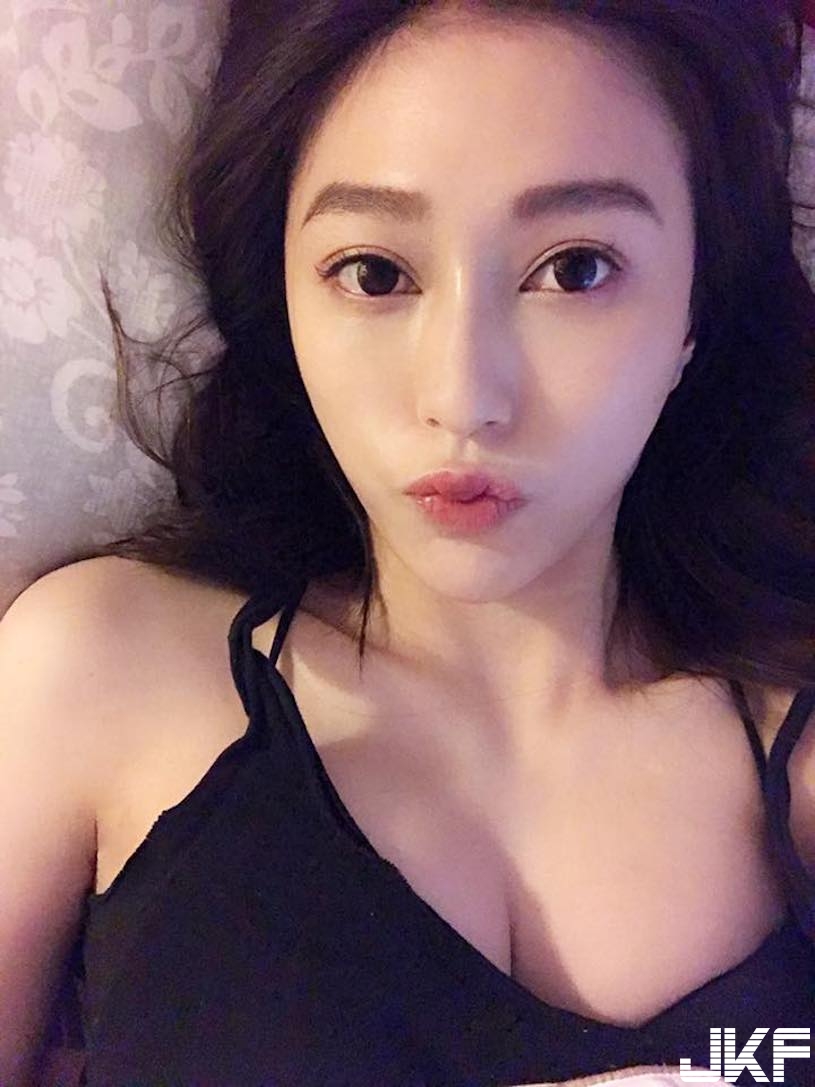 大眼麻豆「深V美乳太吸睛」， 事業線深到讓人瘋狂啊！