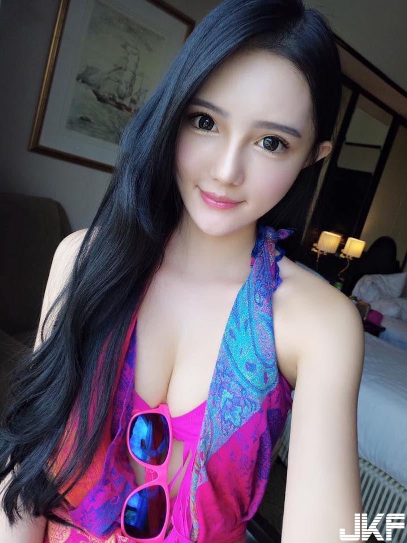 正妹「渾圓大奶」畫面太洶湧，「雪白軟嫩」讓人理智崩壞啊！