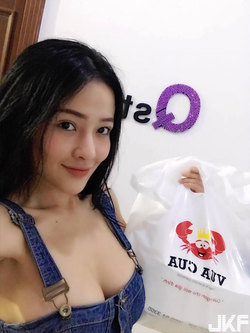 超壞的F奶姊姊！白皙「香豔美乳」太完美！極誘惑的「邪惡畫面」沒有極限…