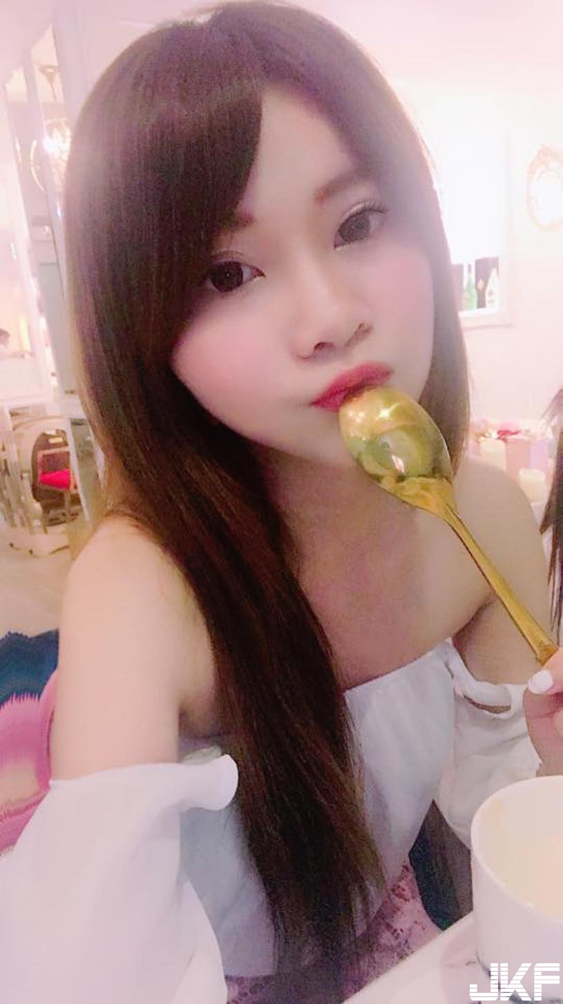 小清新！台灣「甜美系正妹」美背視角好犯規！氣質滿分的「極品顏值」讓人好陶醉…