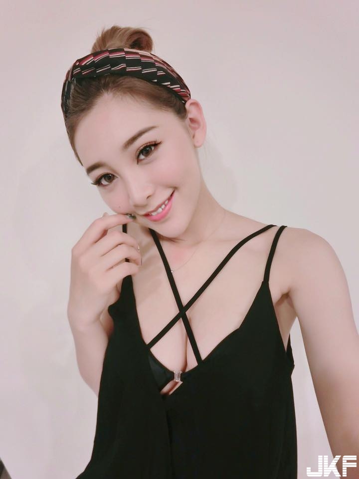千年一見「飽滿水滴乳」比基尼現圓形！「極品美乳」這個只能給滿分了！