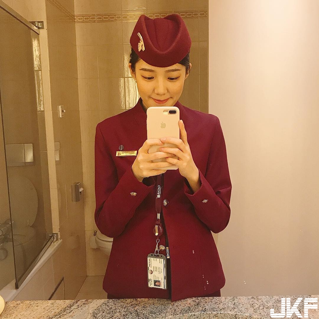 美到國外去！卡達航空台灣空姐「小陳妍希」，精緻五官超吸睛！