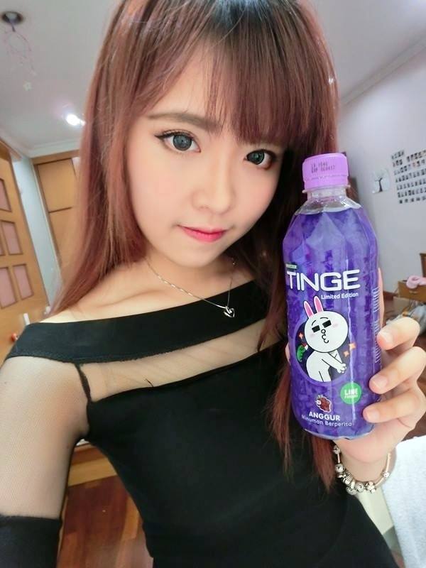 大馬童顏正妹背心下隱藏的「脾氣好兇」！無辜「純真系雙眸」好甜美！