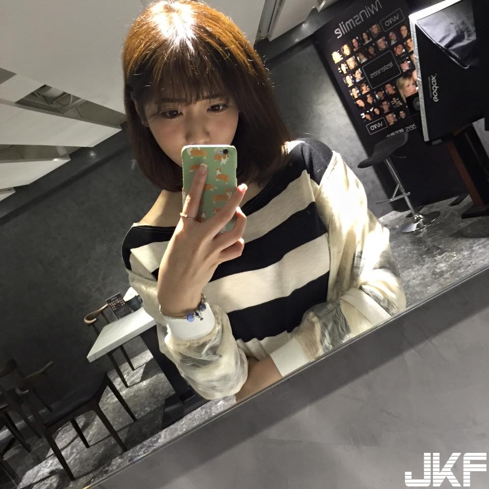 世新出美女！日文系「美乳女學生」身懷胸器，薄紗露嫩乳好害羞！