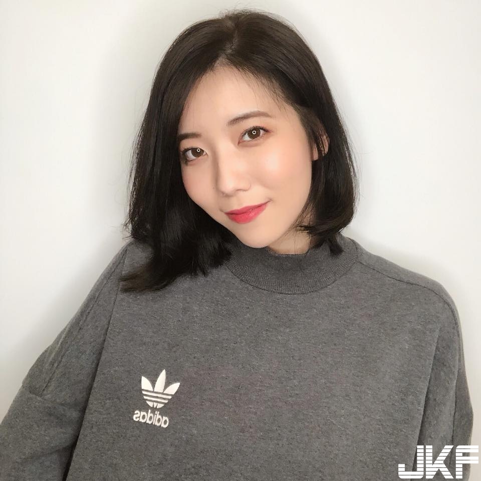 世新出美女！日文系「美乳女學生」身懷胸器，薄紗露嫩乳好害羞！