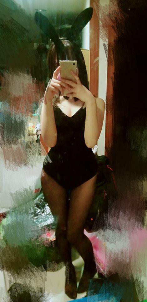 「日系少女」性感解放！低胸爆乳、超刺激比基尼震撼你的是神經！
