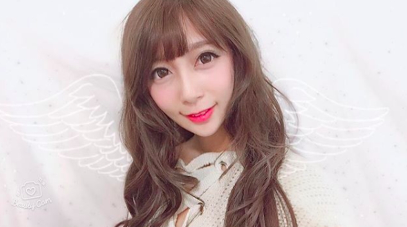 IG超正美髮師！甜美外型搭配火辣美乳，客人都瘋狂預約剪髮了！