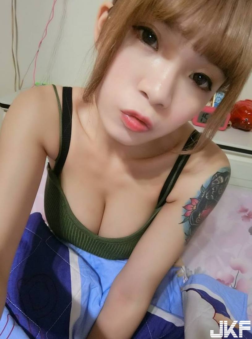 超性感「爆乳小野馬」！150身高擁有「巨大長輩」，辣照尺度超大膽！