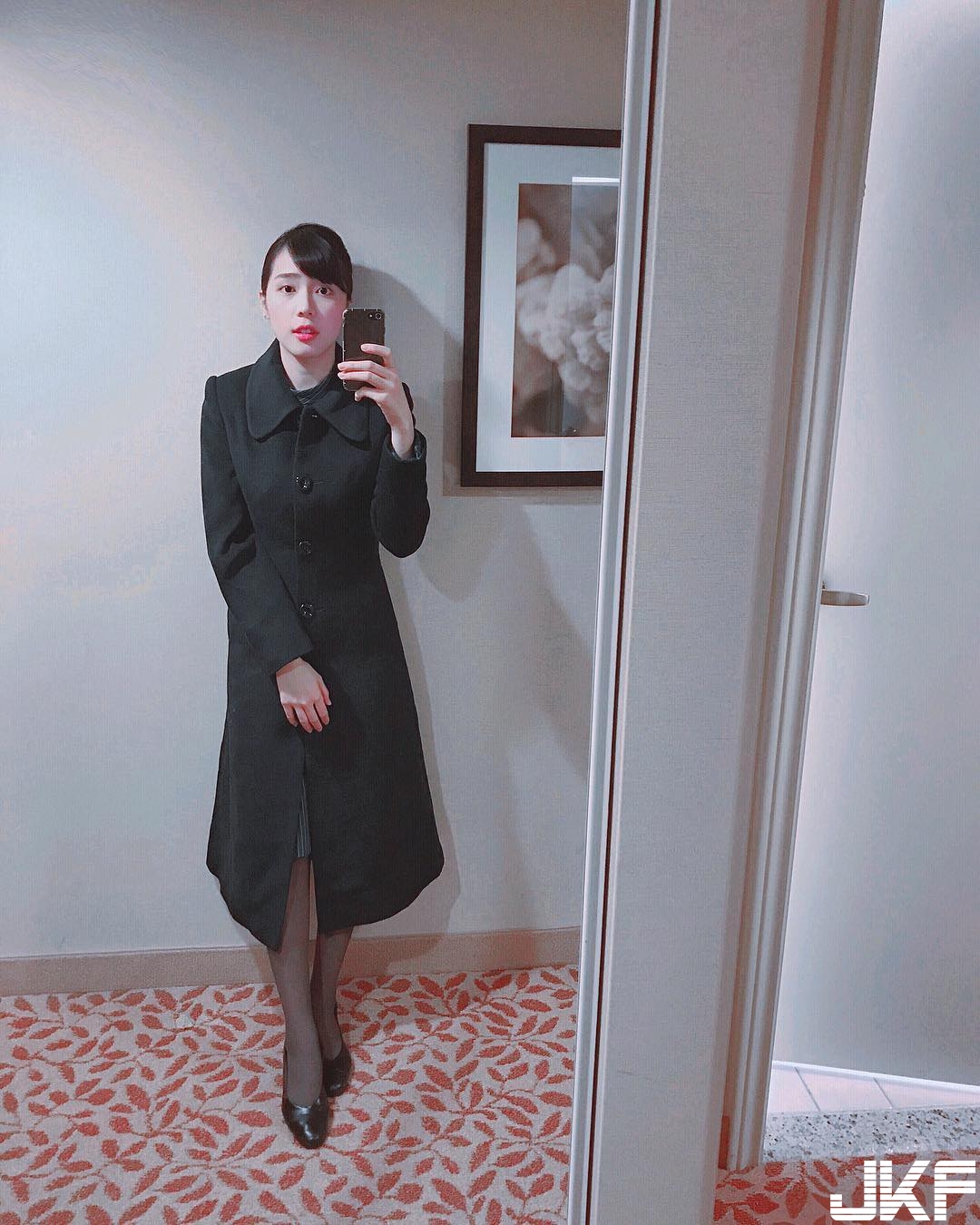 新任「正妹空服員」笑容好清新！滿分「甜美笑容」服務讓人不想下機！