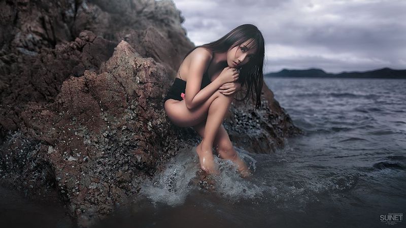 好壞壞的男友視角！「白嫩奶妹」只穿中空背心！「渾圓乳球」自然外露好養眼！