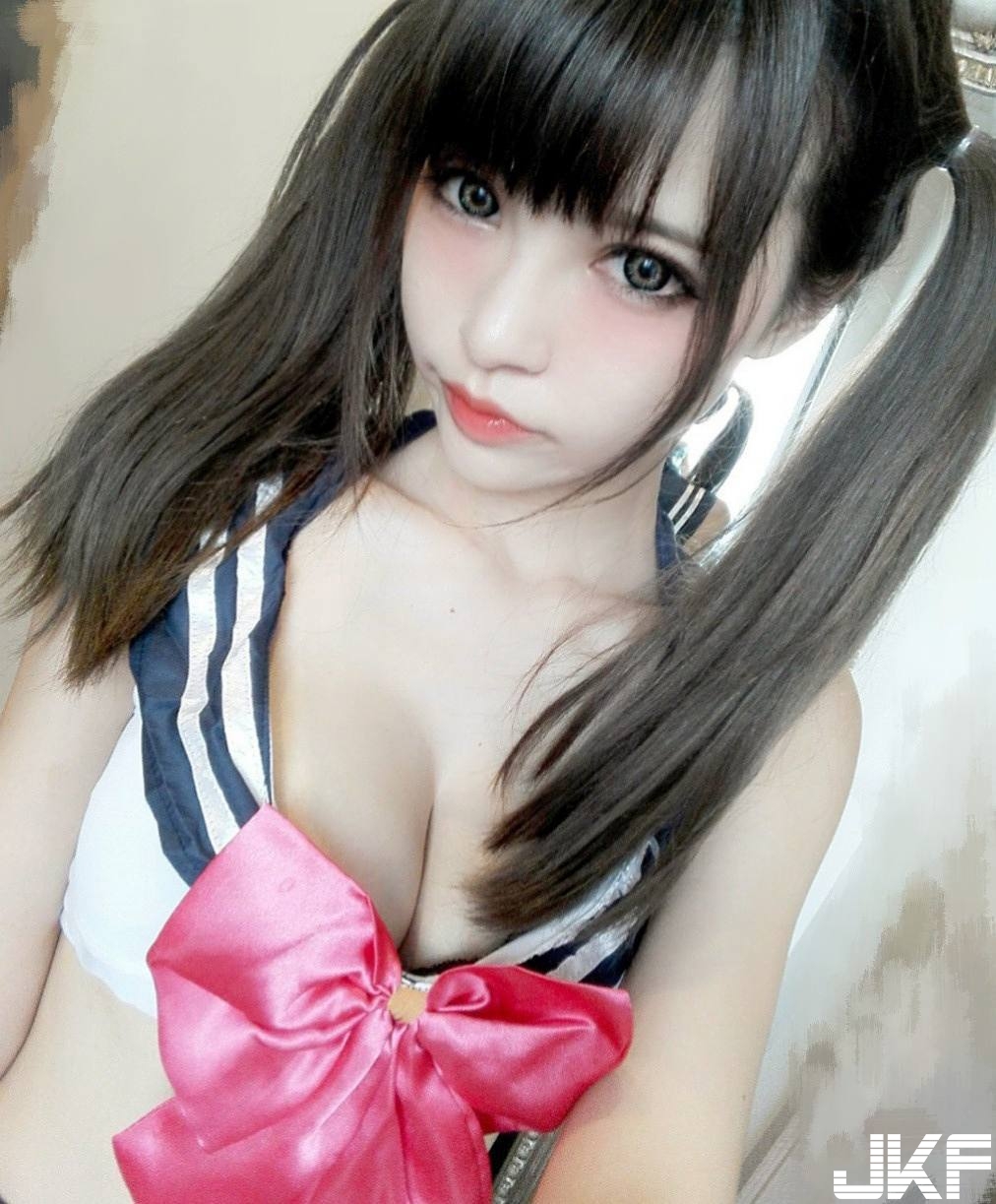 「萌萌妹系 Coser」有著爆乳好身材　白嫩雙乳好誘惑！根本二次元走出的少女！