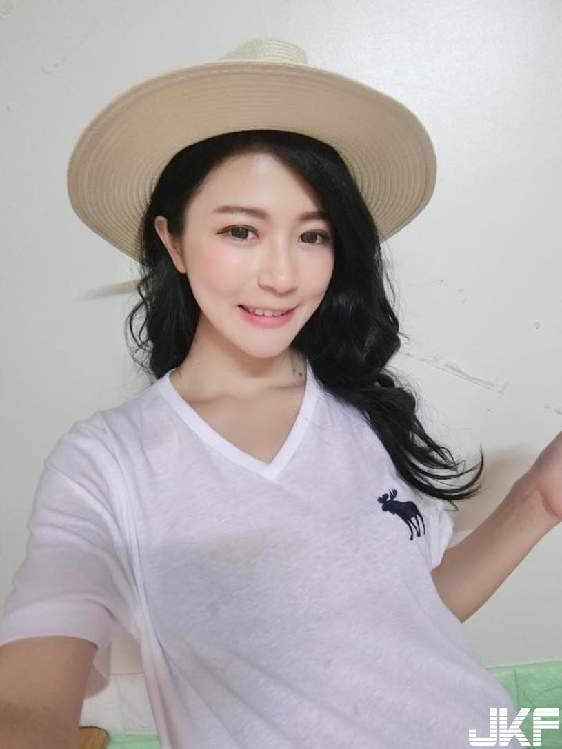 「鷹架妹」32E美胸好噴血！性感的誘人視角，網友都暴動了！