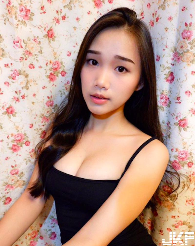 年味濃！「旗袍妹子」性感拜年！高衩緊身「大露美腿」＋Ｓ型姣好身段！