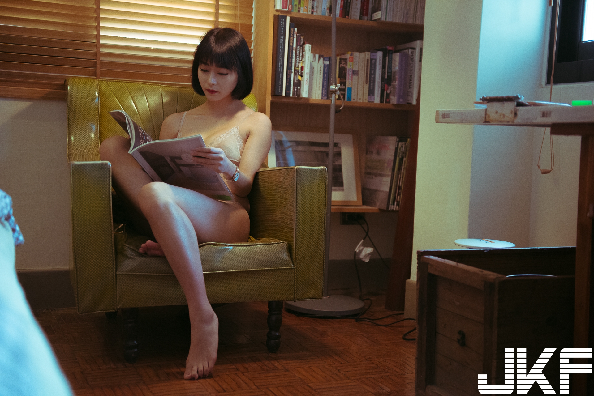 性感胴體就是畫布！最辣「美術正妹」在身上作畫，攝影師咕咕卟鏡頭下的女體畫作！