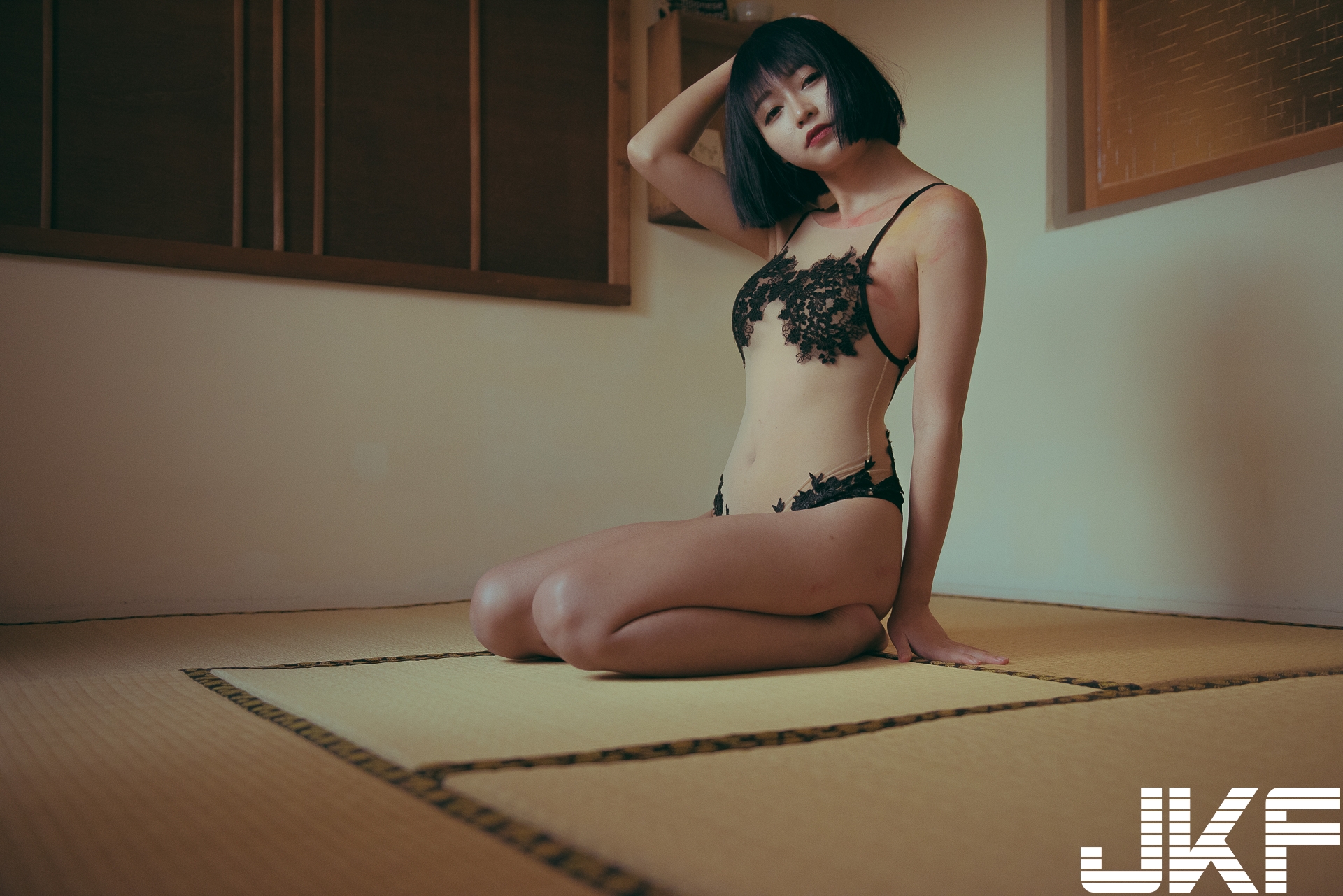 性感胴體就是畫布！最辣「美術正妹」在身上作畫，攝影師咕咕卟鏡頭下的女體畫作！