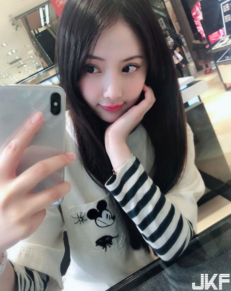 抽血遇到「兇猛護理師」！制服下「豐滿上圍＋修長美腿」讓人想一直生病！
