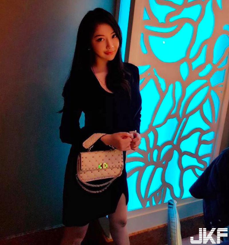 抽血遇到「兇猛護理師」！制服下「豐滿上圍＋修長美腿」讓人想一直生病！