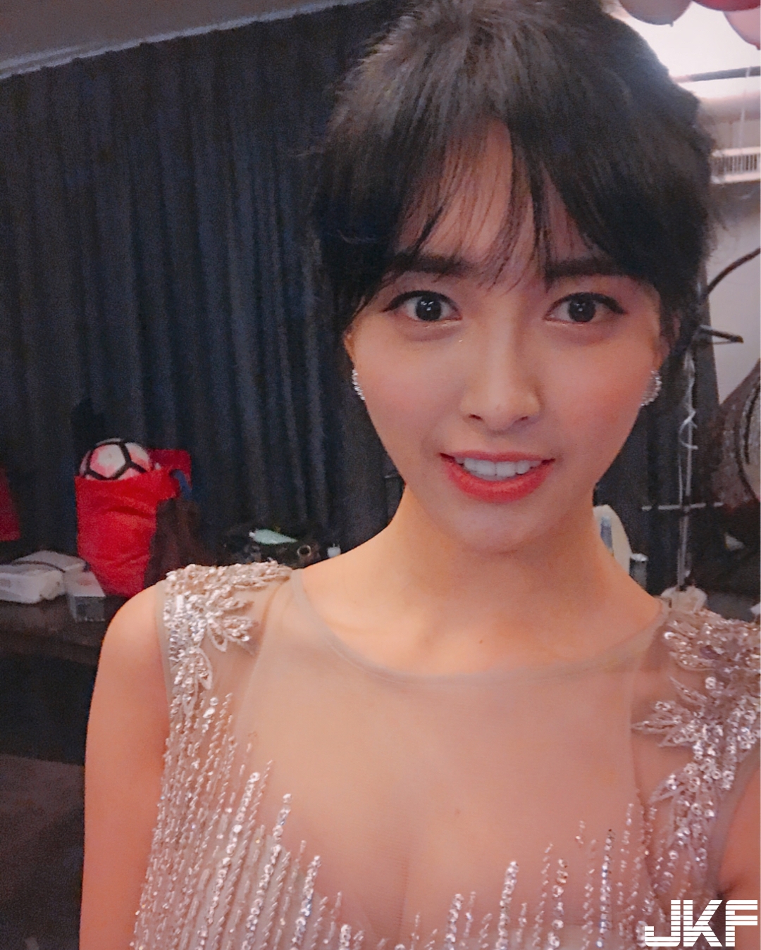 「無害系甜美妹子」水汪大眼會放電，療癒美聲讓人耳朵要戀愛啦！