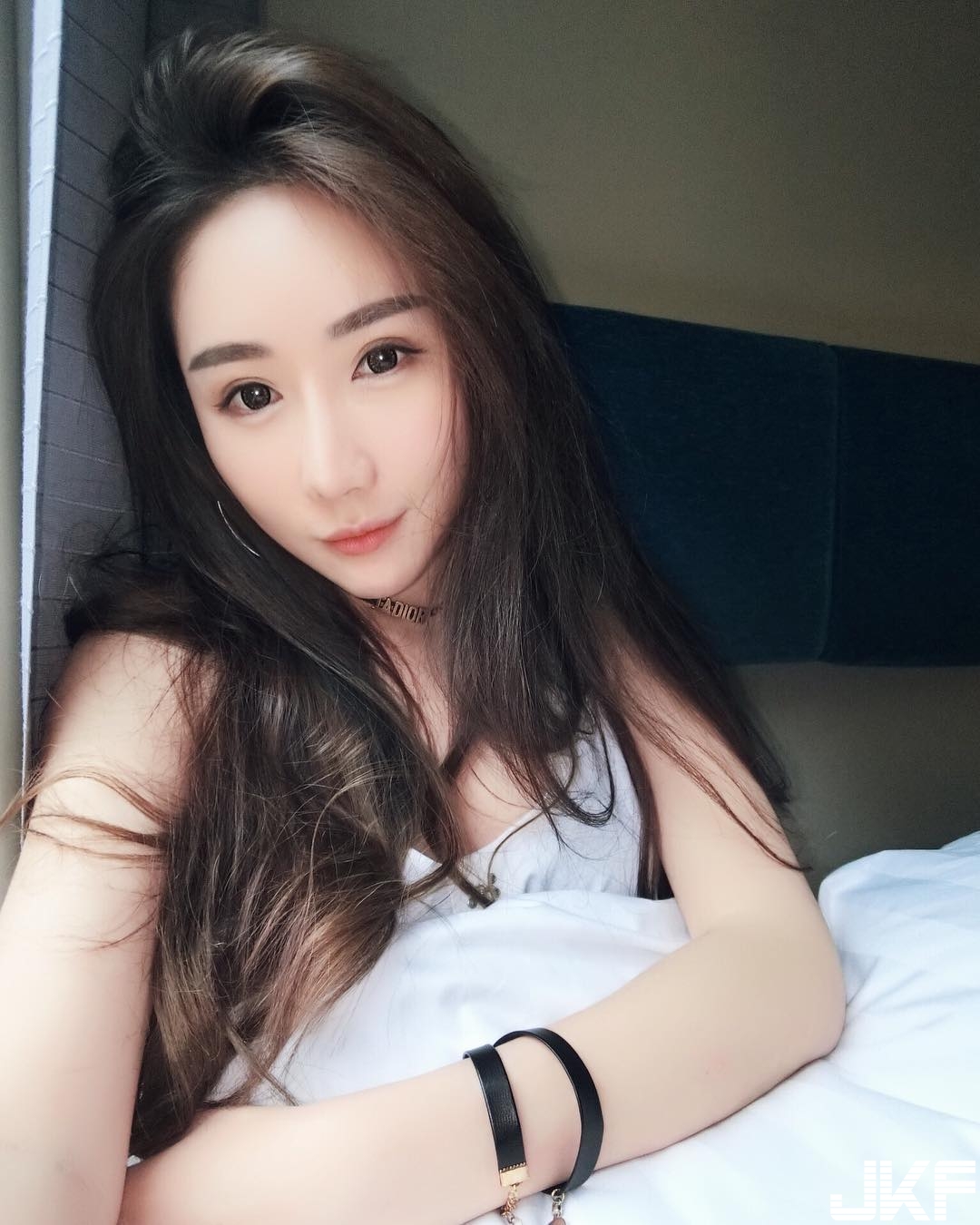 雪藏奶奶才不會壞！美乳正妹雪地裡「中路大開」冰凍奶球永保新鮮！