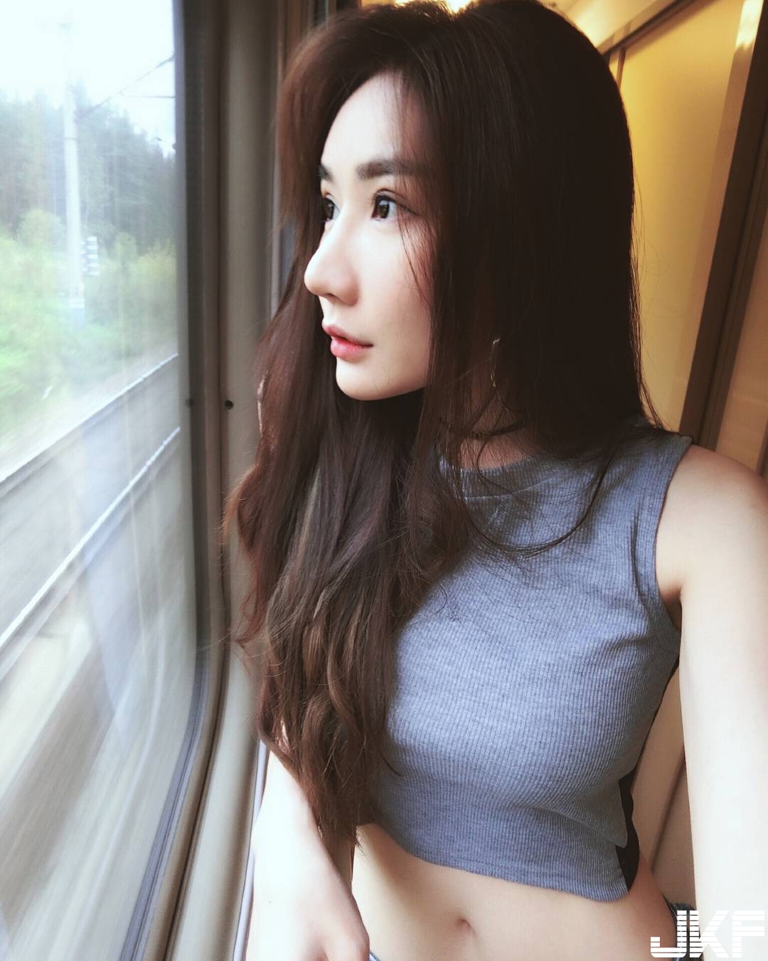 雪藏奶奶才不會壞！美乳正妹雪地裡「中路大開」冰凍奶球永保新鮮！