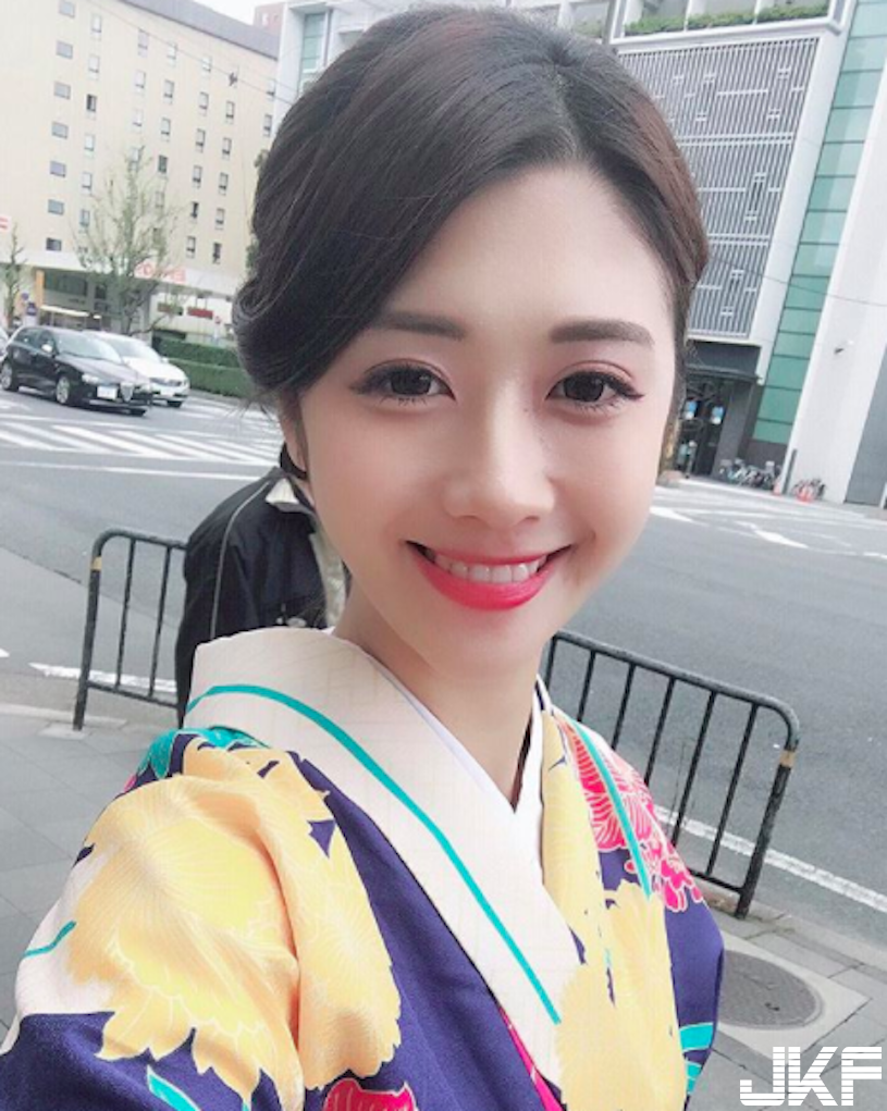 公園捕獲「白嫩大奶正妹」！臉蛋的氣質100分奶奶卻兇到不行 網：奶神！
