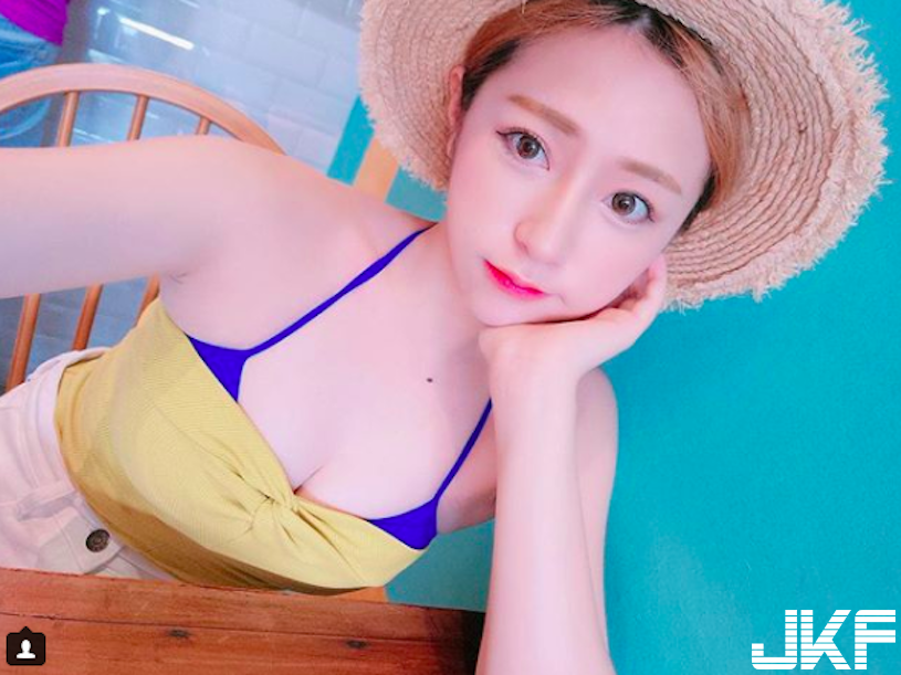 正妹「性感北半球」超震撼，「超邪惡低胸誘惑」讓人受不了！