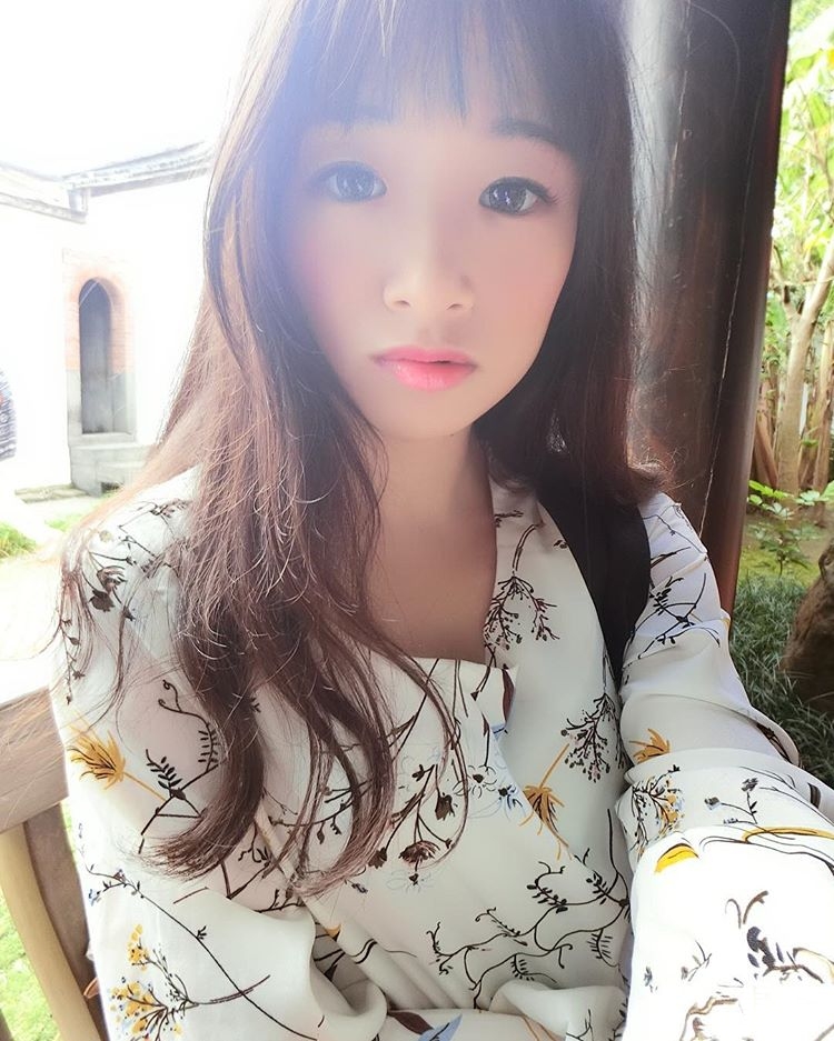超迷你「巨乳小隻馬」只有18歲！未熟音樂才女已是「完熟身材」！