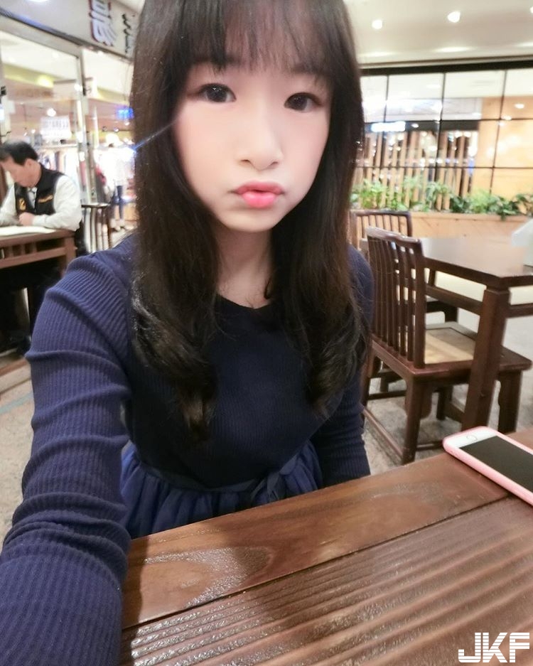 超迷你「巨乳小隻馬」只有18歲！未熟音樂才女已是「完熟身材」！