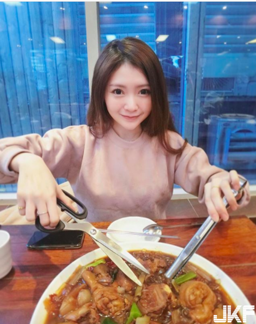 超胸！「極品美乳奶妹」低胸福利好害羞！滿滿的「誘惑畫面」視角太邪惡了…