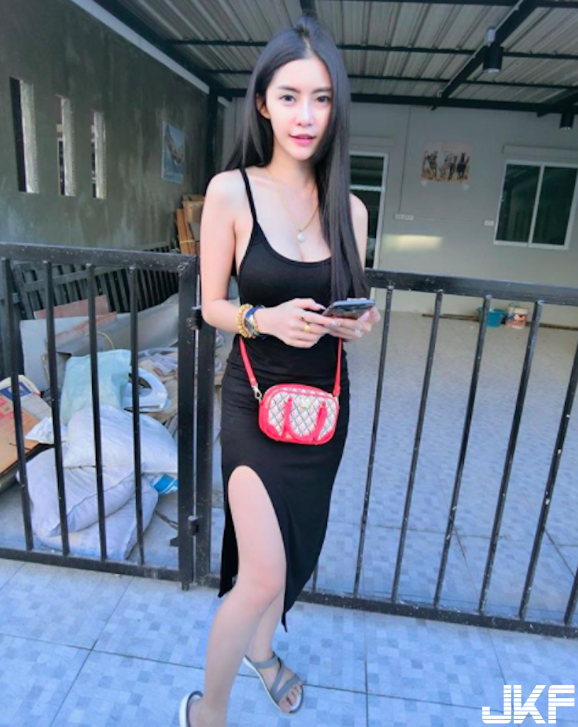超胸！F奶「爆乳輕熟女」神猛奶量太銷魂！誘人的「豐滿上圍」份量有夠飽滿…
