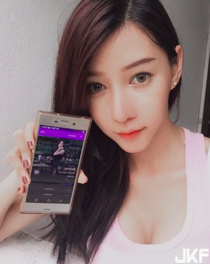 九頭身正妹「長腿超逆天」，海中辣照「曲線讓人瘋狂啊」！