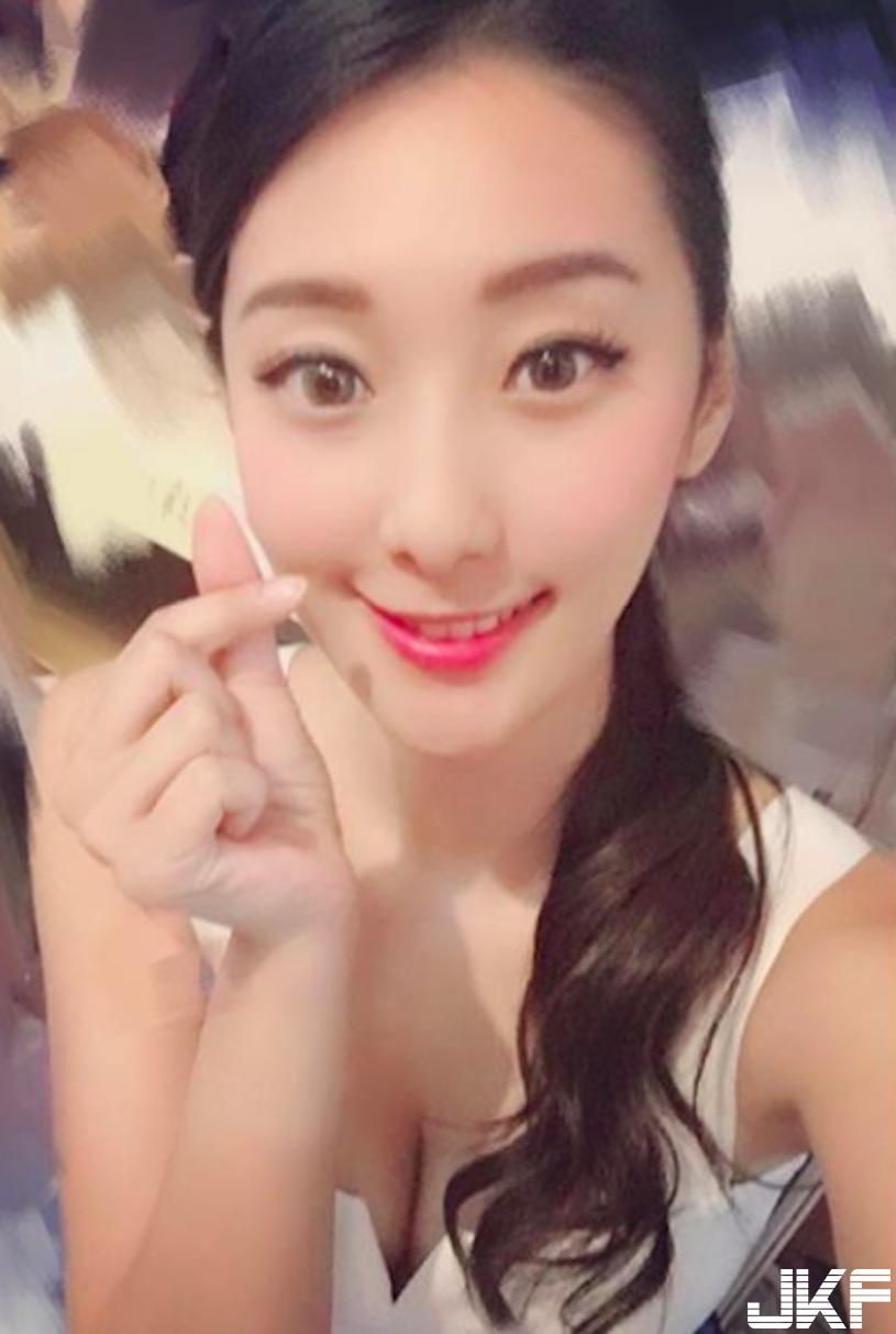 甜美直播主「酥胸好吸睛」！「白皙美肌」真的超犯規！