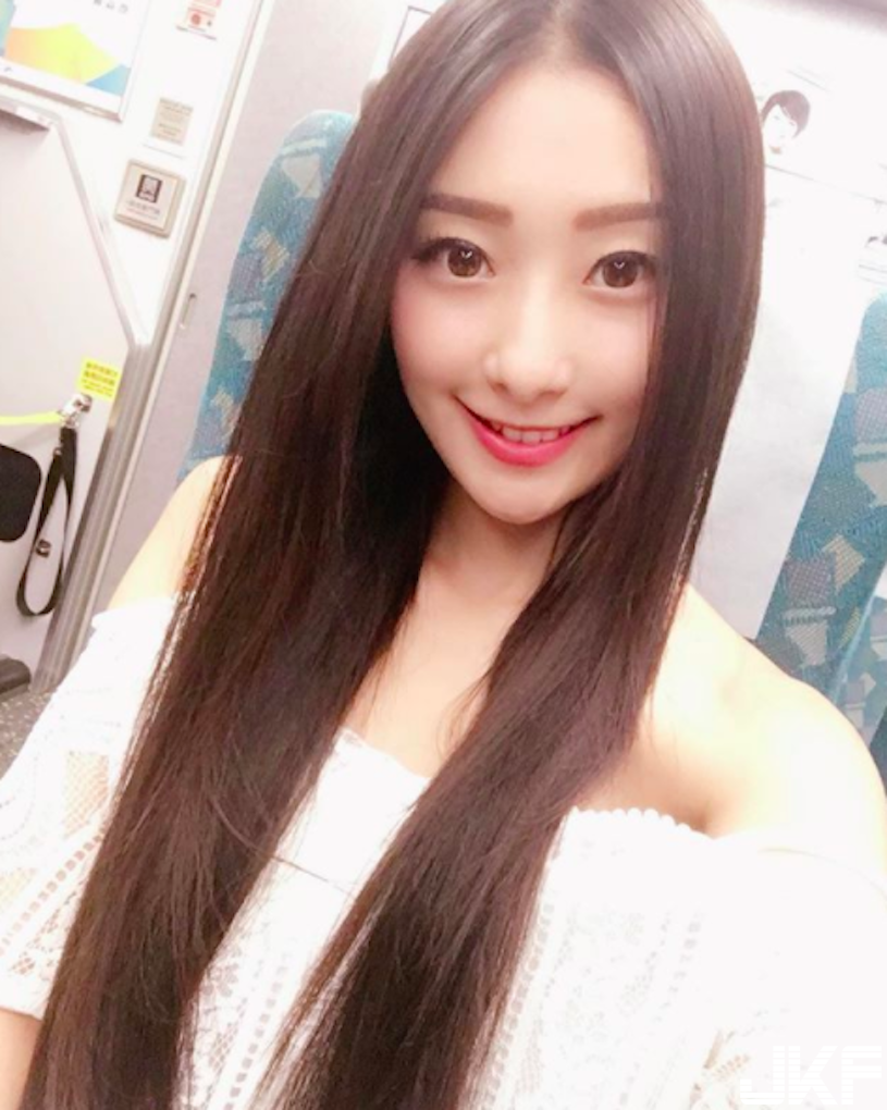 甜美直播主「酥胸好吸睛」！「白皙美肌」真的超犯規！