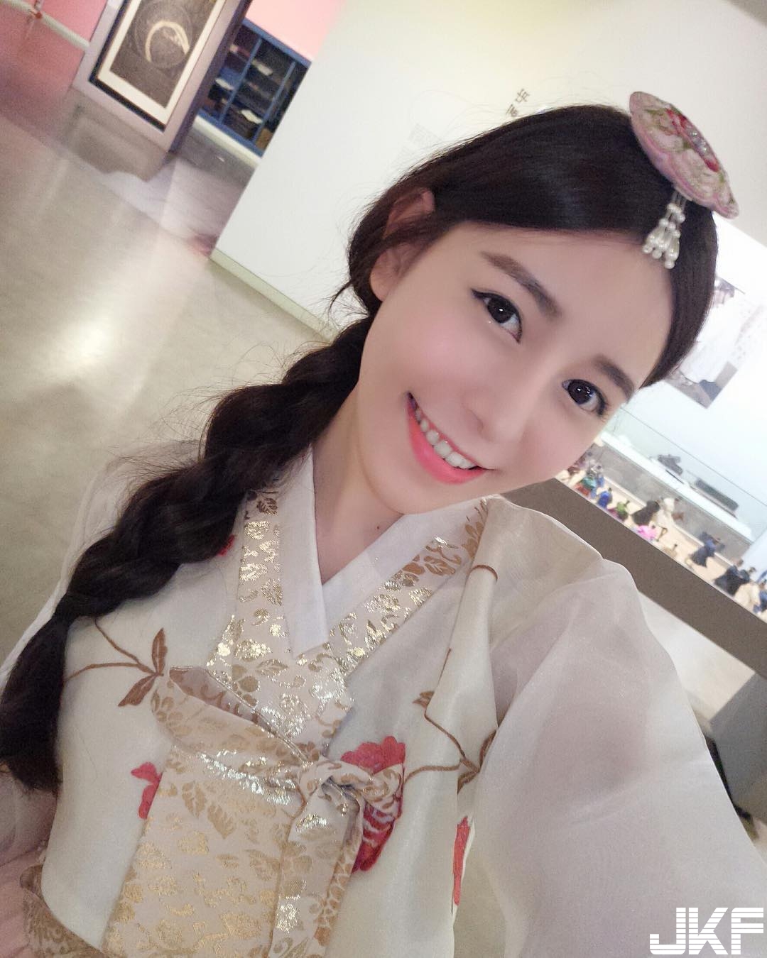 高顏值「美乳直播主」魔鬼身材好辣！可口「雪白嫩肌」令人鼻血狂噴！