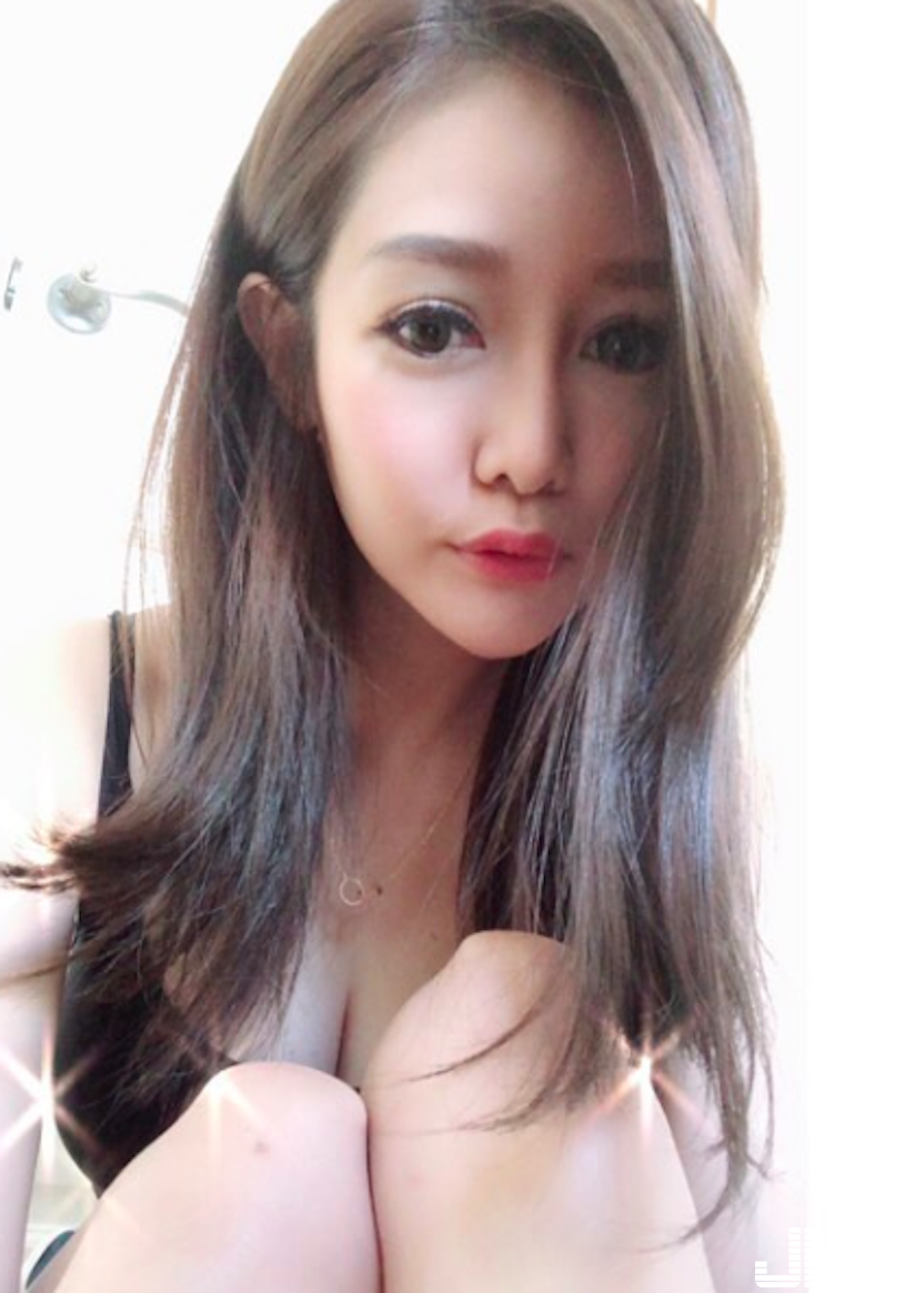 正妹渾圓美胸「撐爆短版衣」！傲人胸曲線「乳量好驚人」！
