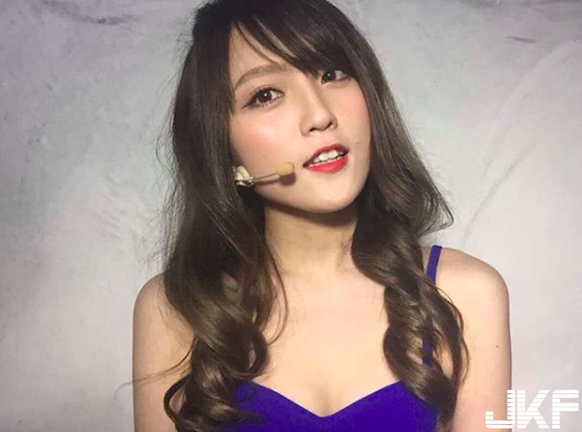 超萌妹子一脫就讓人噴血啦！「極品美背」超逼人犯罪！