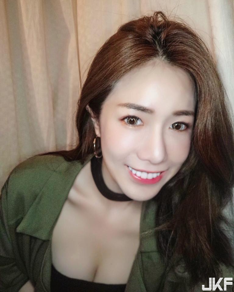 這樣太危險！美乳「外文系正妹」曲線過度惹火！完美身材讓人無法招架啊…